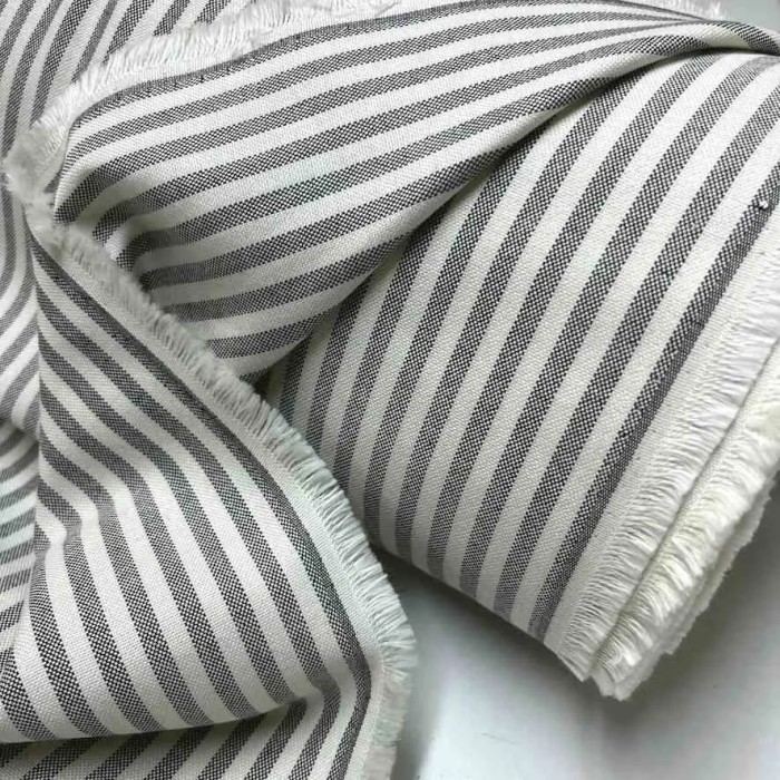 Tissu coton chambray rayures gris - Haute couture Tissu coton chambray rayures gris - Haute couture