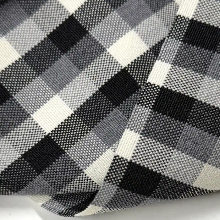Tissu Laine polyester carreaux damier noir et blanc