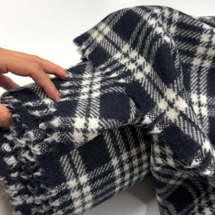 Tissu pure laine épais écossais noir et blanc