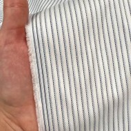 Tissu popeline coton blanc à fines rayures violet