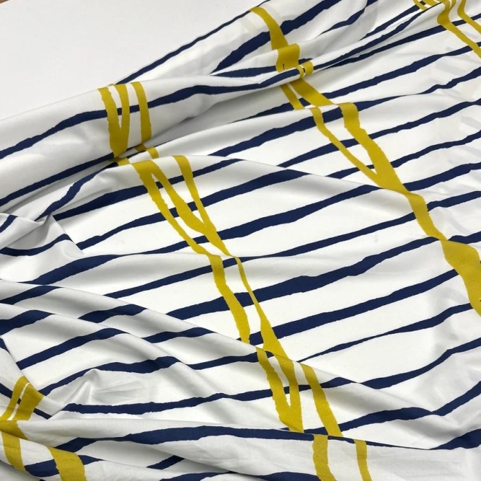 Tissu coton viscose rayé artistique marine olive sur fond blanc