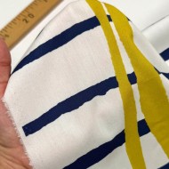 Tissu coton viscose rayé artistique marine olive sur fond blanc