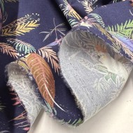 Tissu popeline coton perroquets tropical sur fond marine foncé