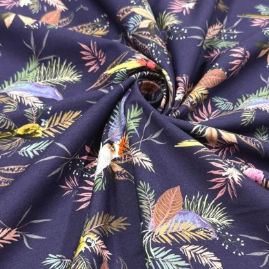 Tissu popeline coton perroquets tropical sur fond marine foncé