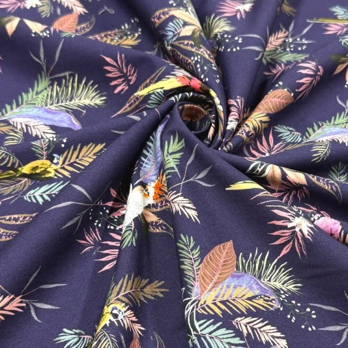 Tissu popeline coton perroquets tropical sur fond marine foncé