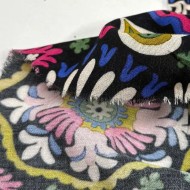 Tissu viscose bohème fleuri multicolore sur fond noir