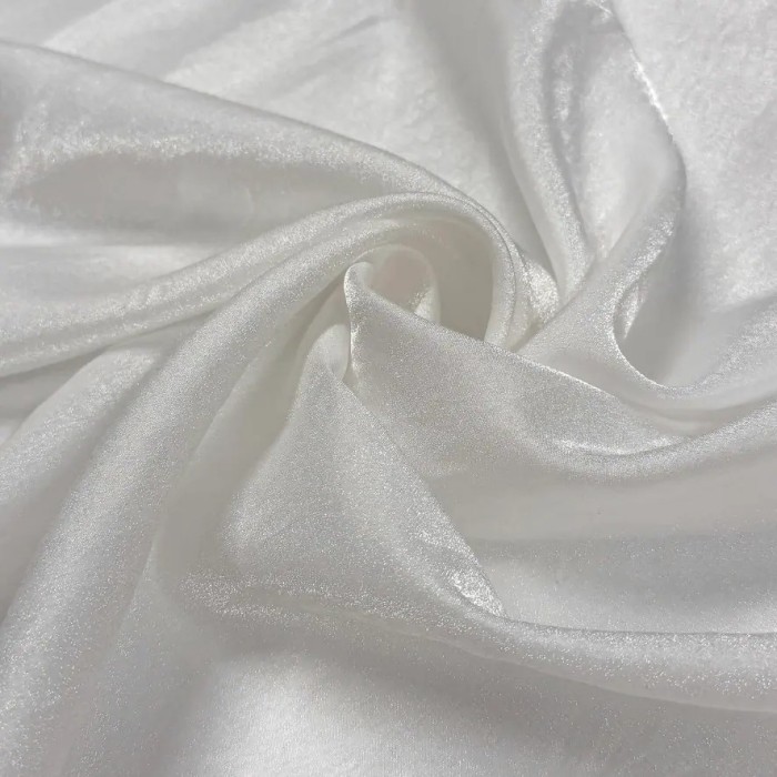 Tissu polyester polyamide satiné blanc nacré