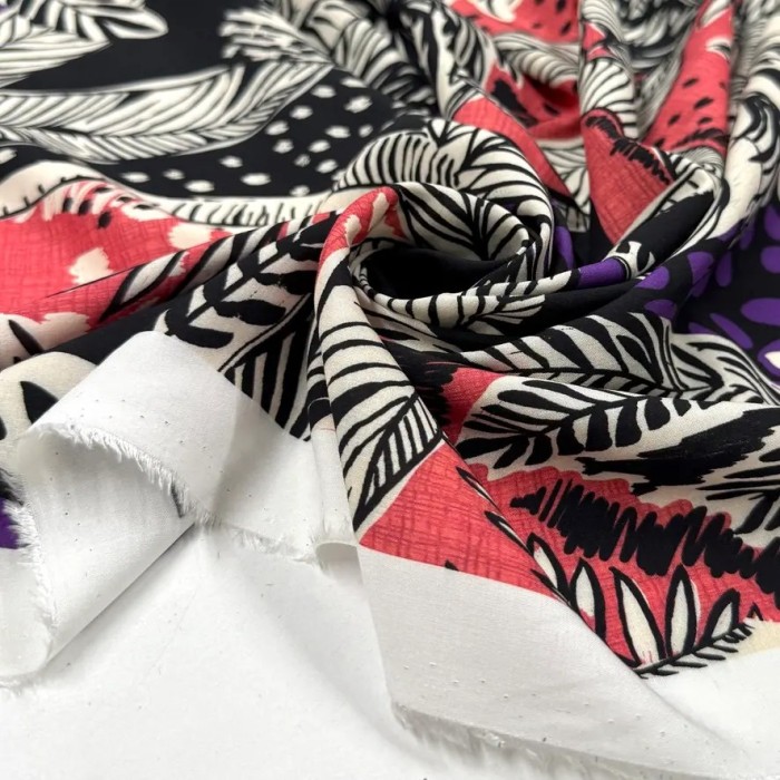 Tissu viscose tropical palmiers fuchsia et violet sur fond noir