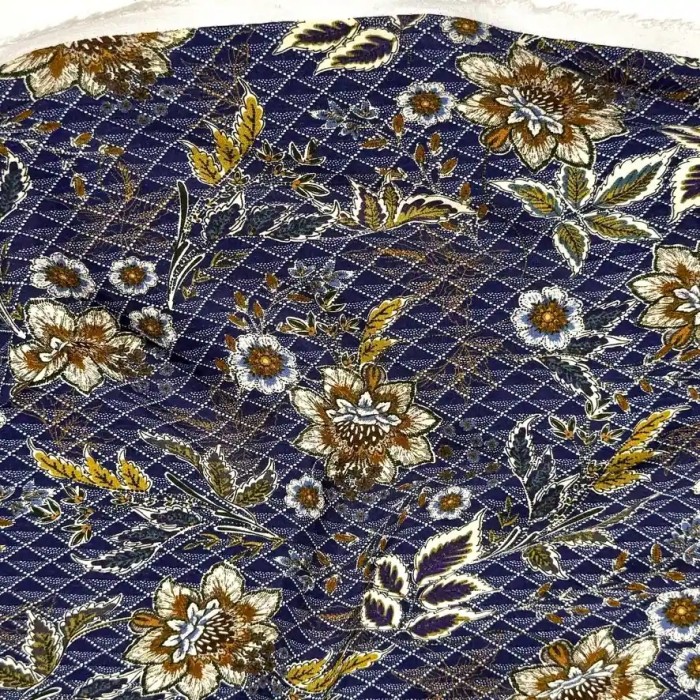 Tissu viscose floral vintage quadrillé sur fond bleu nuit