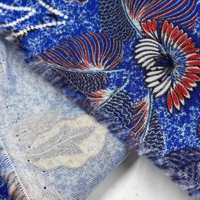 Tissu viscose feuillage ethnique sur fond bleu cobalt