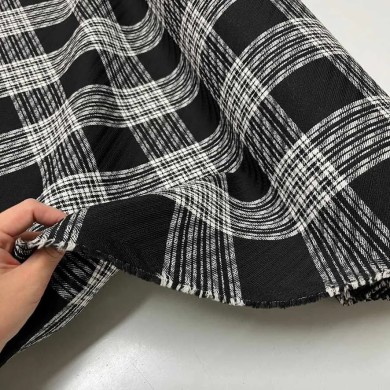 Tissu lainage gros carreaux noir blanc - Haute couture Tissu lainage gros carreaux noir blanc - Haute couture