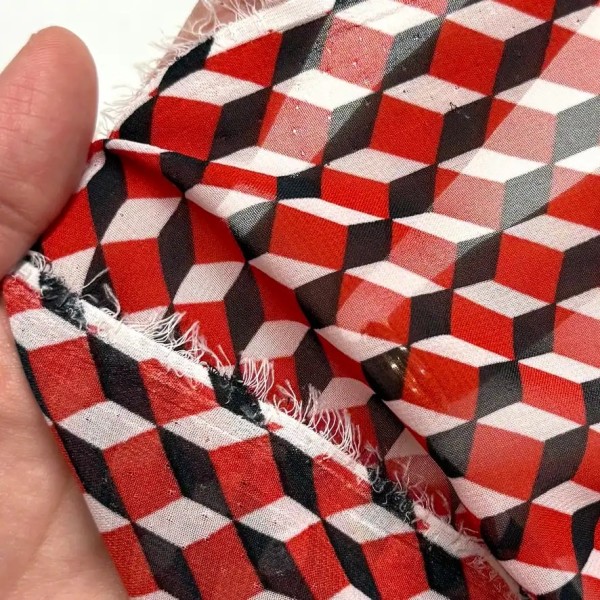 Tissu voile de polyester Cubes rouges et noirs Tissu voile de polyester Cubes rouges et noirs