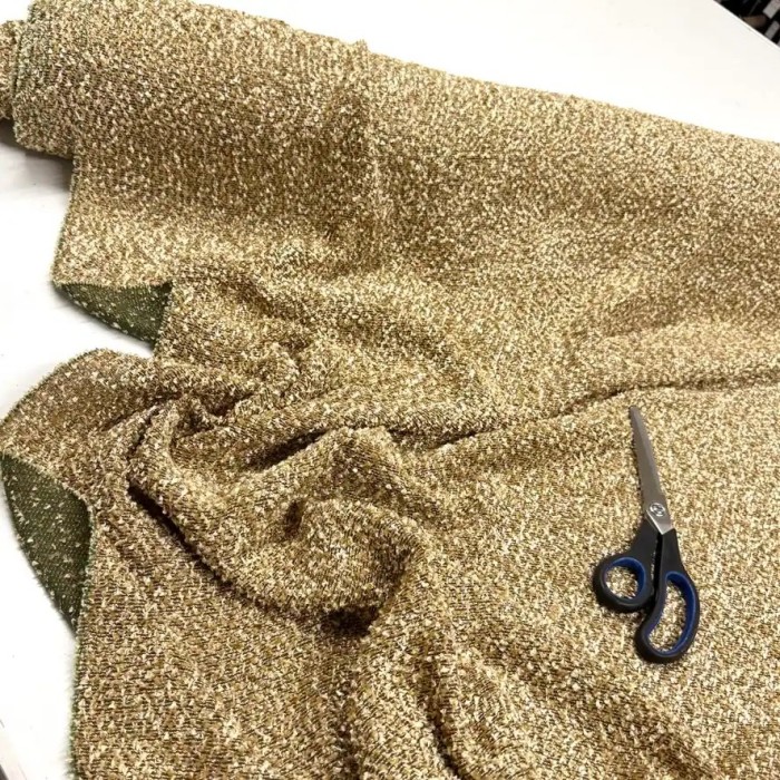 Tissu polyester coton beige effet tweed Bouclé doré