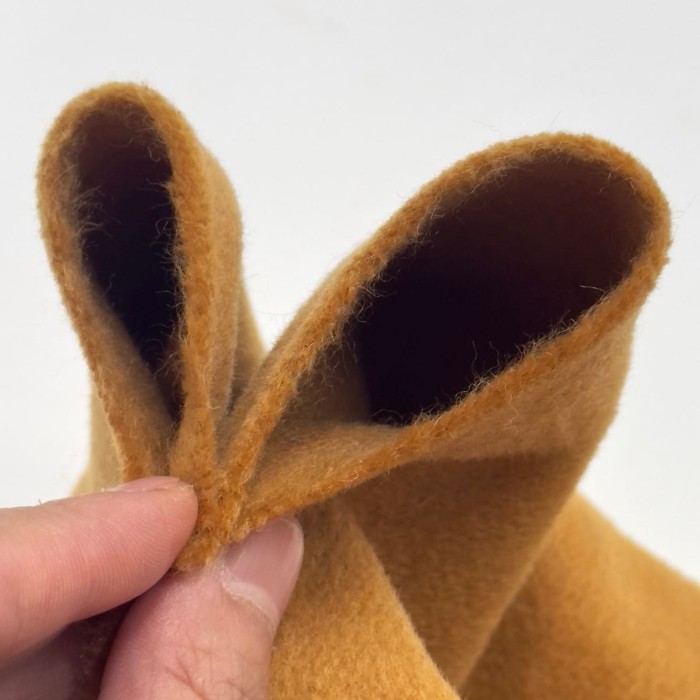 Tissu drap de laine polyester uni ocre