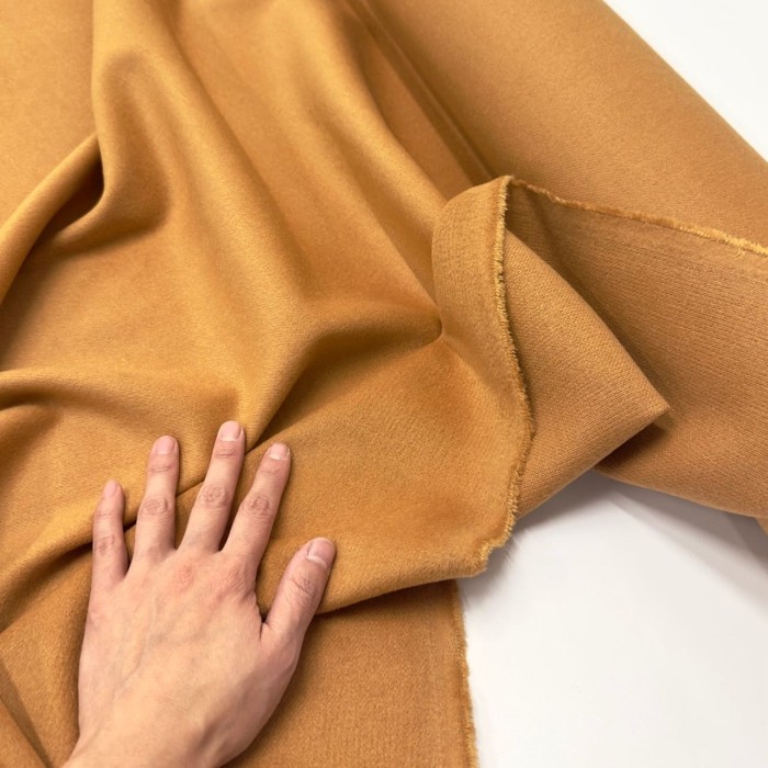 Tissu drap de laine polyester uni ocre