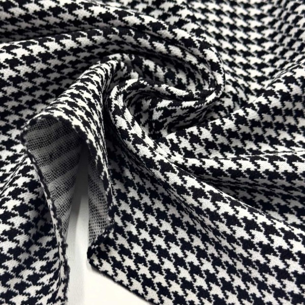 Tissu polyester jersey extensible pied de poule blanc et noir Tissu polyester jersey extensible pied de poule blanc et noir