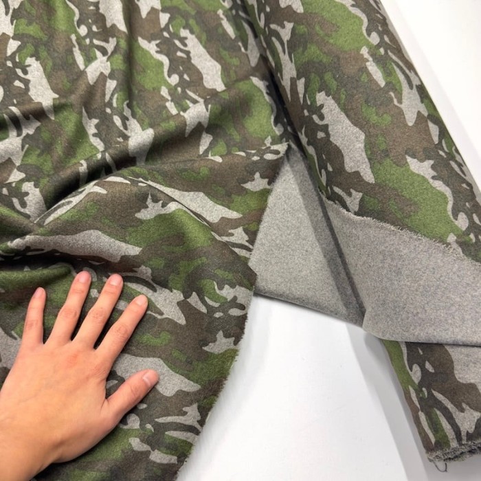 Tissu laine polyester camouflage vert kaki et gris