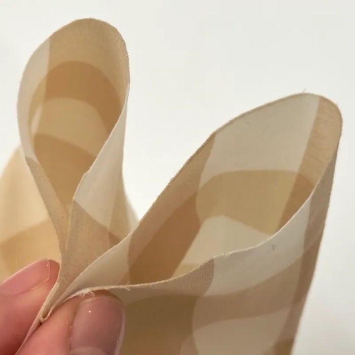 Tissu polyamide élasthanne à carreaux beige blanc