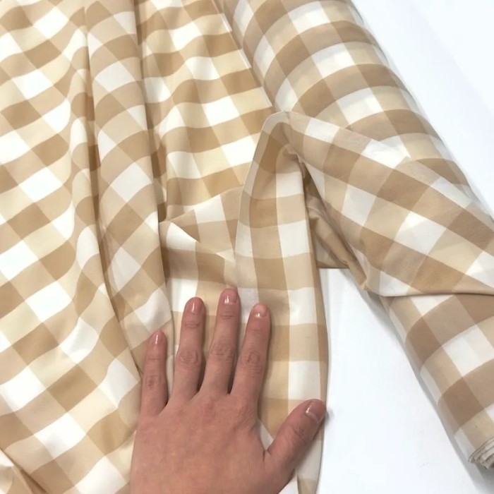 Tissu polyamide élasthanne à carreaux beige blanc