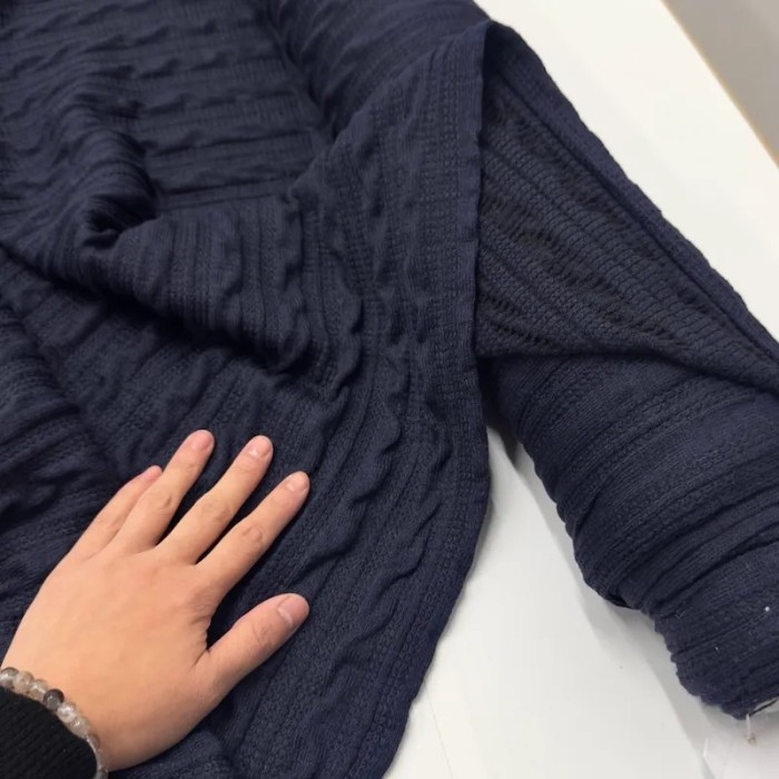Tissu maille torsadée acrylique élasthanne maille torsades bleu marine foncé