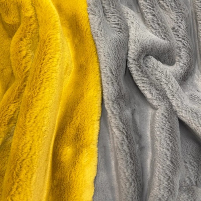 Tissu fausse fourrure polyester uni gris