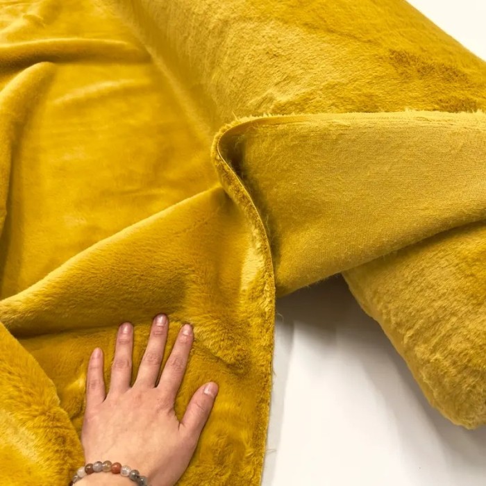Tissu fausse fourrure polyester uni jaune