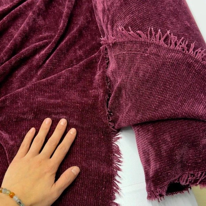 Tissu velours côtelé chenille polyester uni bordeaux
