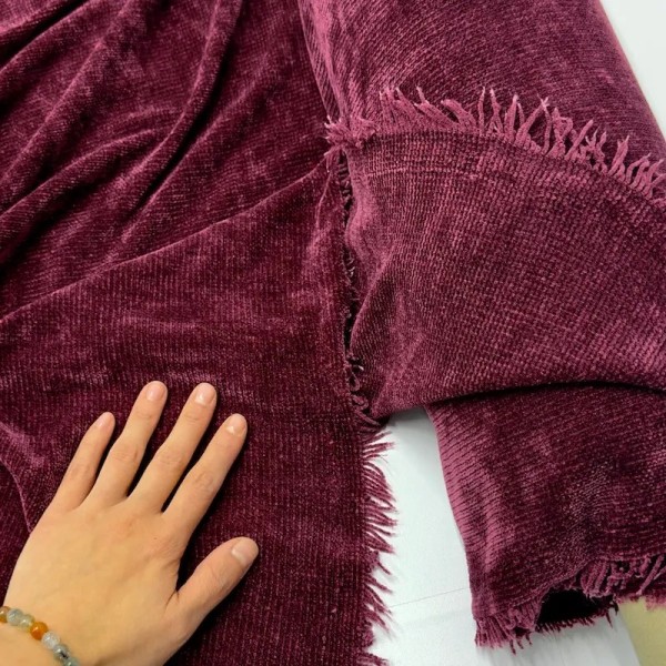 Tissu velours côtelé chenille polyester uni bordeaux Tissu velours côtelé chenille polyester uni bordeaux