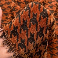 Tissu velours chenille polyester pied-de-poule brique noir