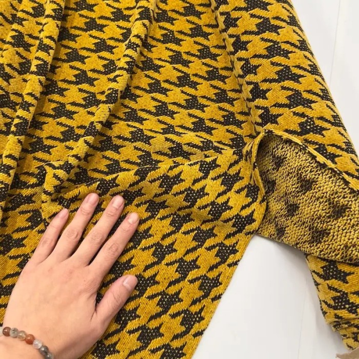 Tissu velours chenille polyester pied-de-poule moutarde noir