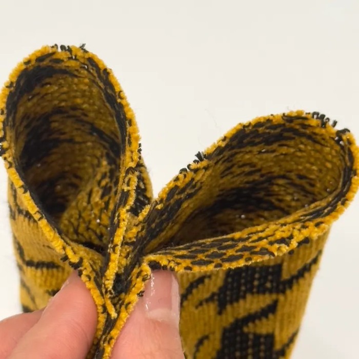 Tissu velours chenille polyester pied-de-poule moutarde noir