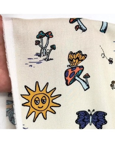 Tissu viscose imprimé champignons, papillons et soleil crème