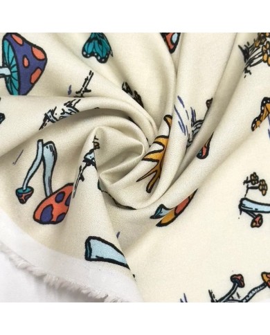 Tissu viscose imprimé champignons, papillons et soleil crème