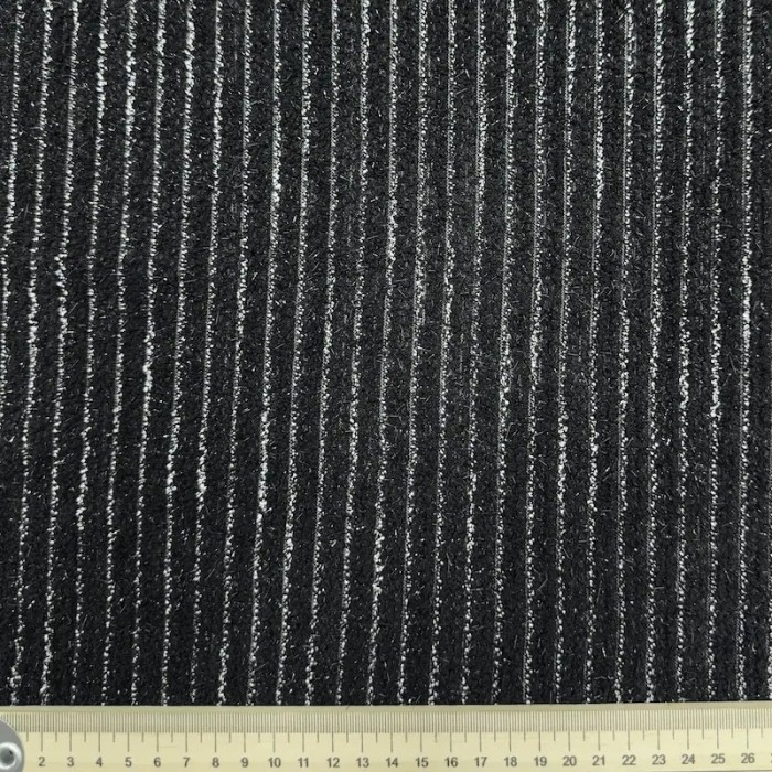 Tissu maille fantaisie polyester bouclé avec lurex rayures blanches sur noir Tissu maille fantaisie polyester bouclé avec lurex rayures blanches sur noir