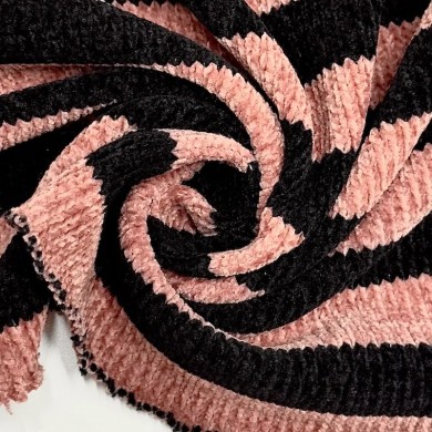 Tissu maille polyester effet chenille à rayures rose poudré et noir Tissu maille polyester effet chenille à rayures rose poudré et noir