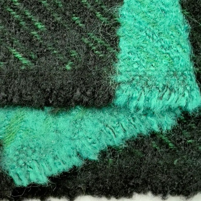 Tissu laine polyester brossé à grandes rayures vert et noir
