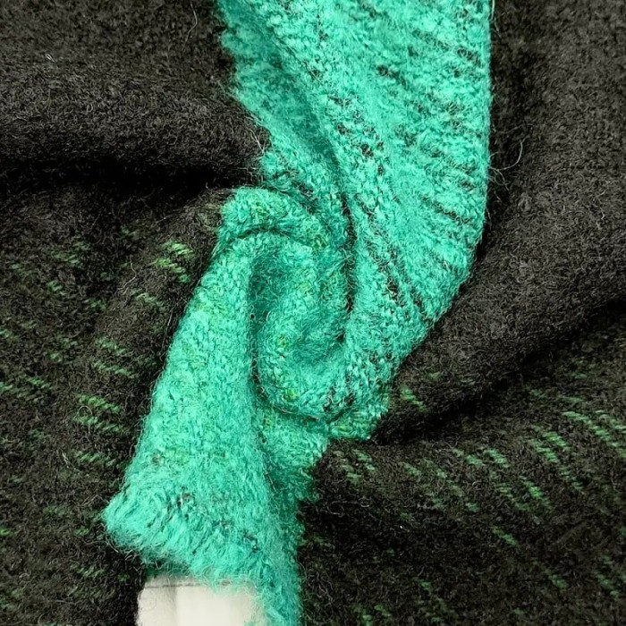 Tissu laine polyester brossé à grandes rayures vert et noir