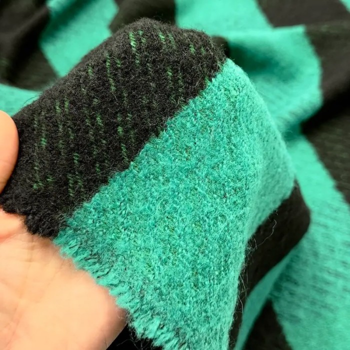 Tissu laine polyester brossé à grandes rayures vert et noir