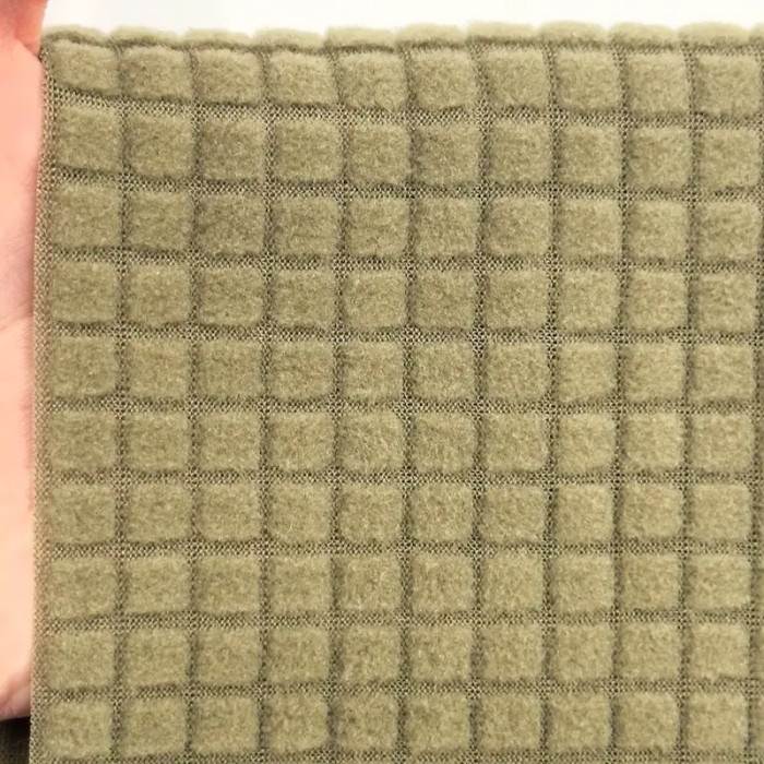 Tissu polyester relief à carreaux velouté vert sauge