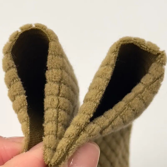 Tissu polyester relief à carreaux velouté camel