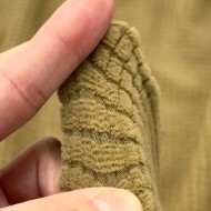 Tissu polyester relief à carreaux velouté camel