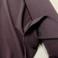 Tissu polyester relief à carreaux velouté aubergine