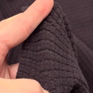 Tissu polyester relief à carreaux velouté aubergine