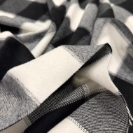 Tissu aspect lainage polyester coton effet flanelle à grands carreaux noir blanc