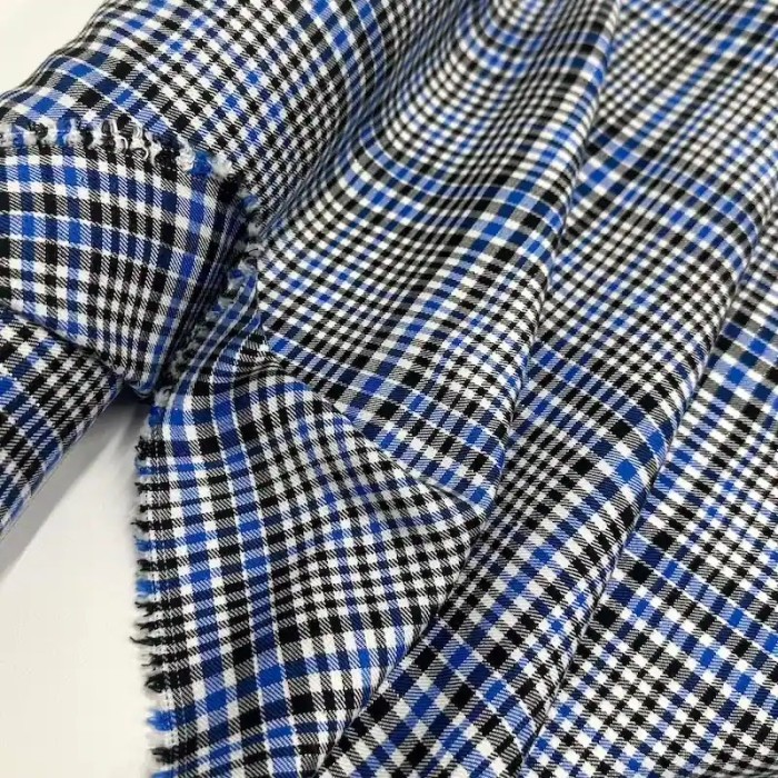 Tissu 100% viscose motif prince-de-galles bleu et noir Tissu 100% viscose motif prince-de-galles bleu et noir