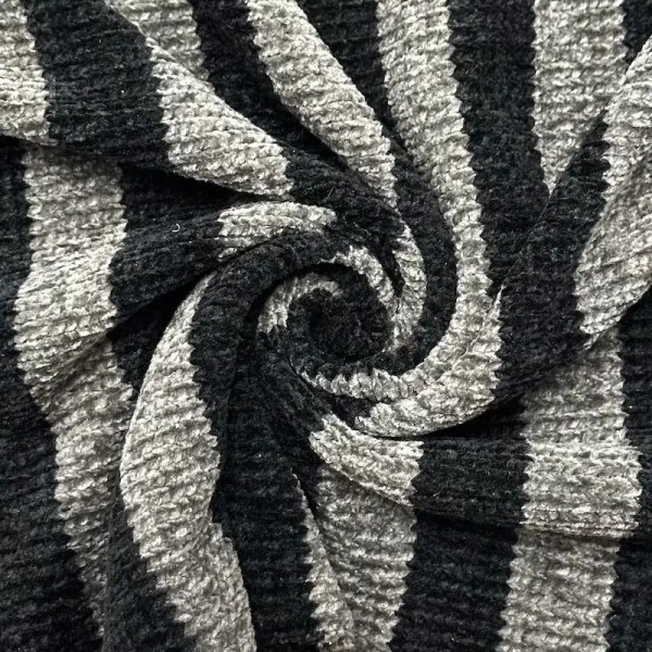 Tissu maille polyester effet chenille à rayures gris et noir Tissu maille polyester effet chenille à rayures gris et noir