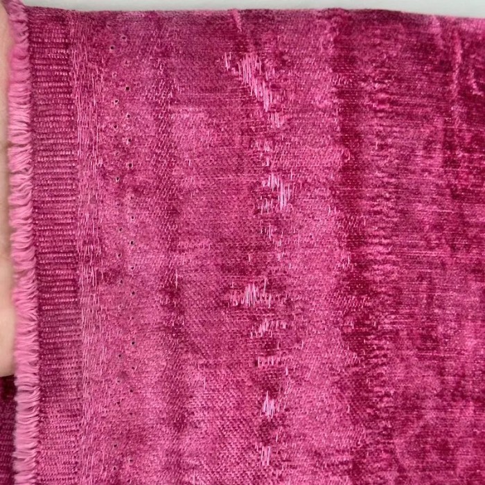 Tissu velours polyester froissé non extensible fuchsia Tissu velours polyester froissé non extensible fuchsia