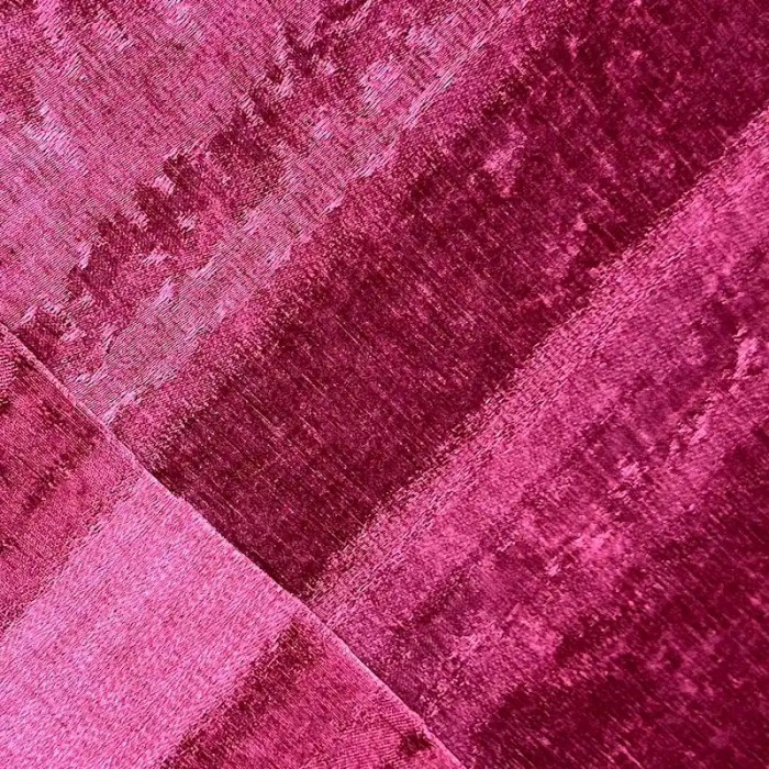 Tissu velours polyester froissé non extensible fuchsia Tissu velours polyester froissé non extensible fuchsia