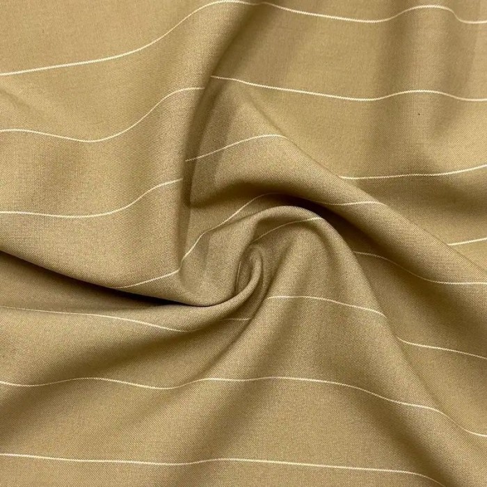 Tissu polyester viscose à rayures blanches sur beige Tissu polyester viscose à rayures blanches sur beige