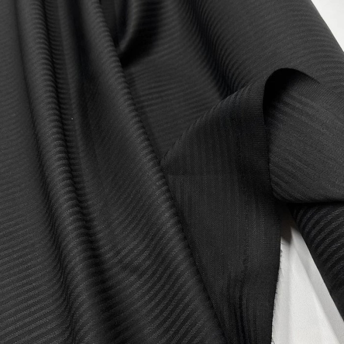 Tissu cotonnade coton polyester à fines rayures satinées noir Tissu cotonnade coton polyester à fines rayures satinées noir